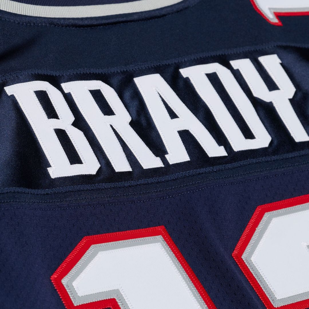 Tom Brady New England Patriots Super Bowl XXXVI Authentic Throwback Jersey - Navy